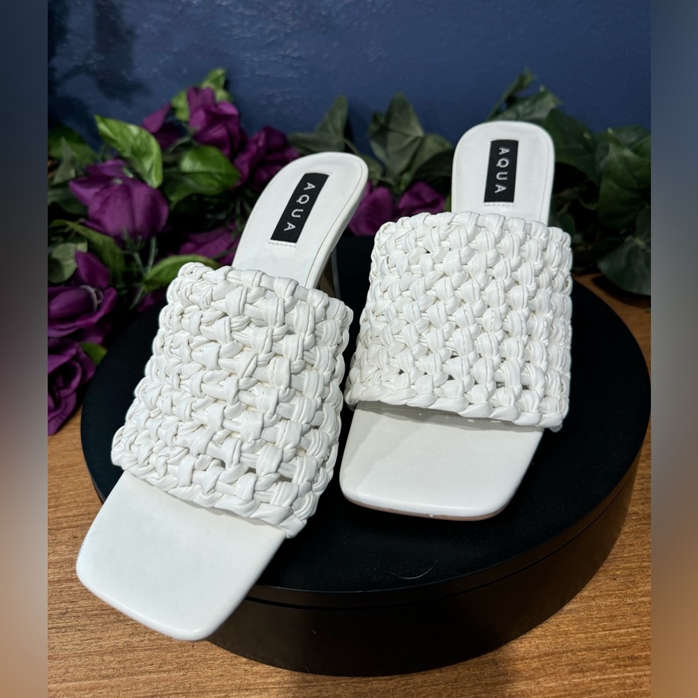 NIB Aqua White Woven Katy Slide Sandal Size 10